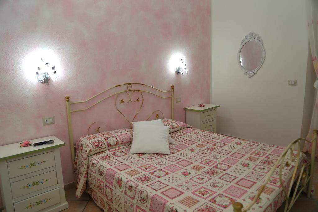 B&B Le Rose Olbia Oda fotoğraf