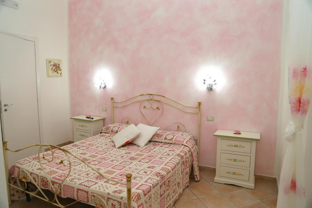 B&B Le Rose Olbia Oda fotoğraf